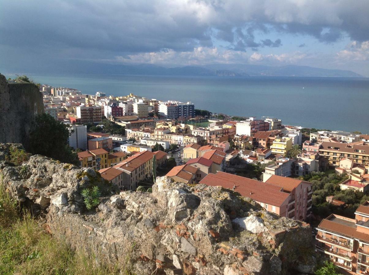 La Casa Del Nonno Bed & Breakfast Milazzo Luaran gambar
