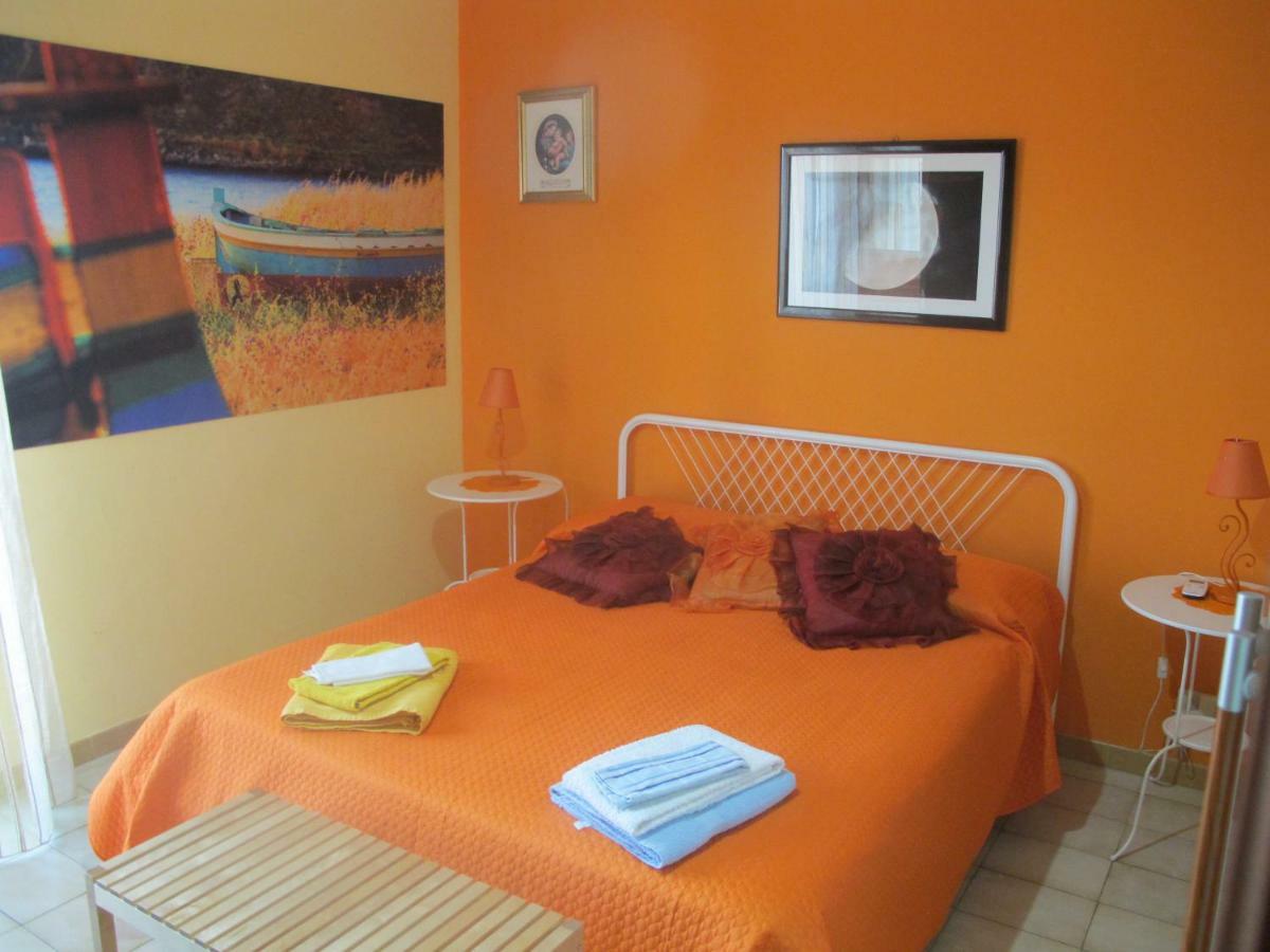 La Casa Del Nonno Bed & Breakfast Milazzo Luaran gambar