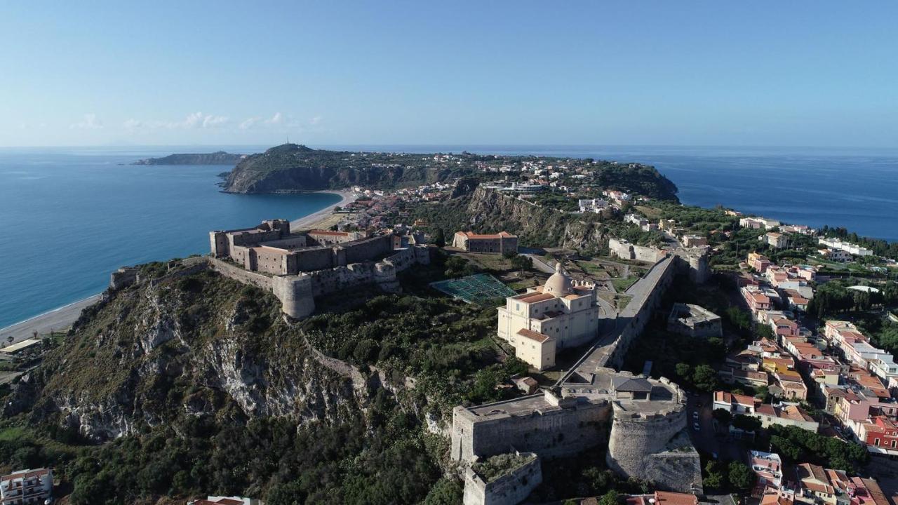 La Casa Del Nonno Bed & Breakfast Milazzo Luaran gambar